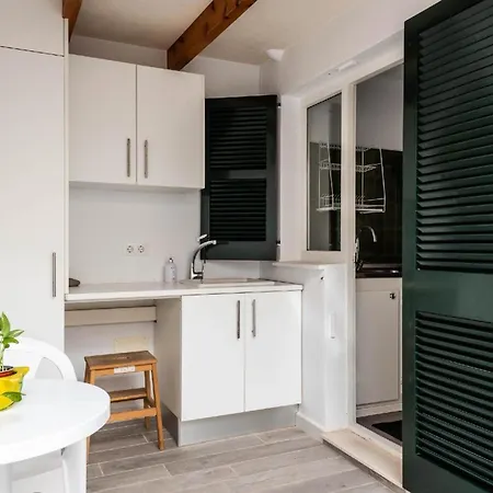 Ferienwohnung Fuer 4 Personen Ca 68 Qm In Cala'n Blanes, Menorca Westkueste Von Menorca *