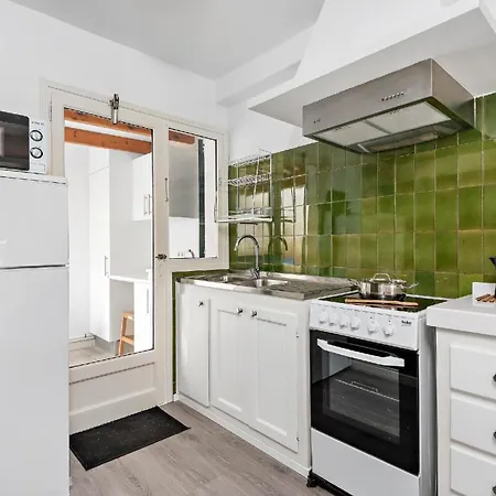 Apartamento Ferienwohnung Fuer 4 Personen Ca 68 Qm In Cala'n Blanes, Menorca Westkueste Von Menorca